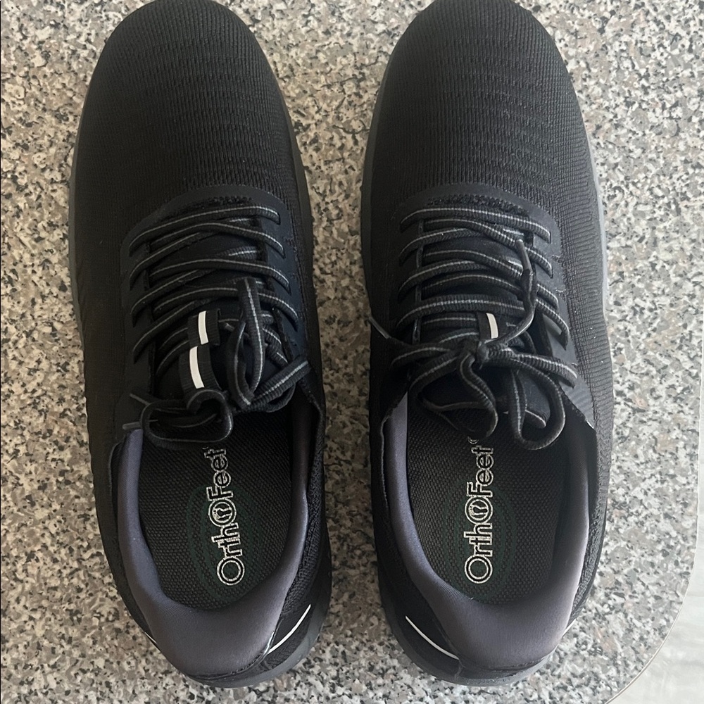 Orthofeet Men's Black Sneakers